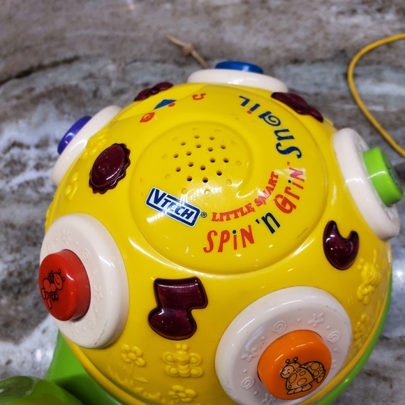 V-Tech Spina and Grin Snail And Fly and Learn Airplane - Picture 8 of 16